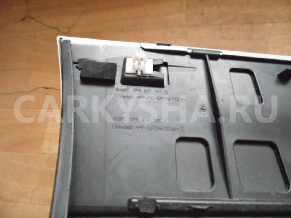 Накладка стекла Porsche Cayenne II (2010—2014) Porsche Cayenne оригинальный номер 7P5837787G