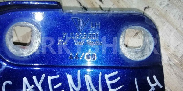 Петля капота Porsche Cayenne I рестайлинг (2007—2010) Porsche Cayenne оригинальный номер 7l5823301