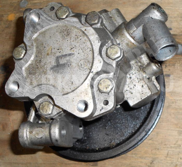 Насос гидроусилителя 611 Mercedes-Benz C-klasse II (W203) Седан оригинальный номер A0024669401 A002466940180 A0024669301 A002466930180 A 002 466 94 01 A 002 466 94 01 80 A 002 466 93 01 A 002 466 93 01 80 SP89001 53982 04.13.0094 04.94.0110 541 0157 10 27889 014 631 0009 ME 004 HP-643 DSP1220 975124 132-303 8515 23632 JPR 509 V30-1835 V