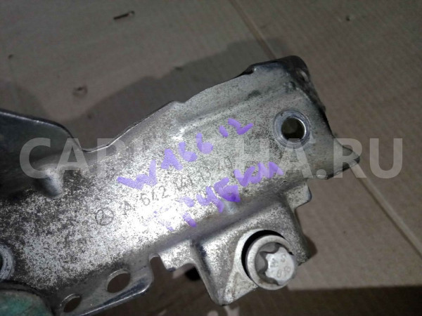 Кронштейн Mercedes-Benz M-класс W166 (2011—2015) Mercedes-Benz M-klasse оригинальный номер a6421411340