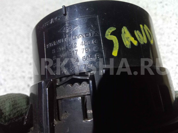 Дефлектор воздушный Renault Sandero I (2009—2014) Renault 14 оригинальный номер 8200212480