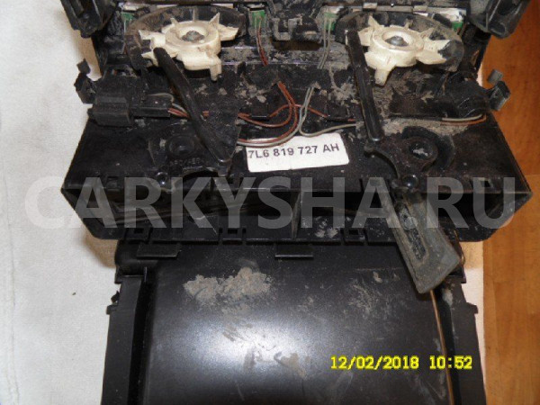 Дефлектор воздушный Volkswagen Touareg I рестайлинг (2006—2010) Volkswagen Touareg оригинальный номер 7L6819727AX