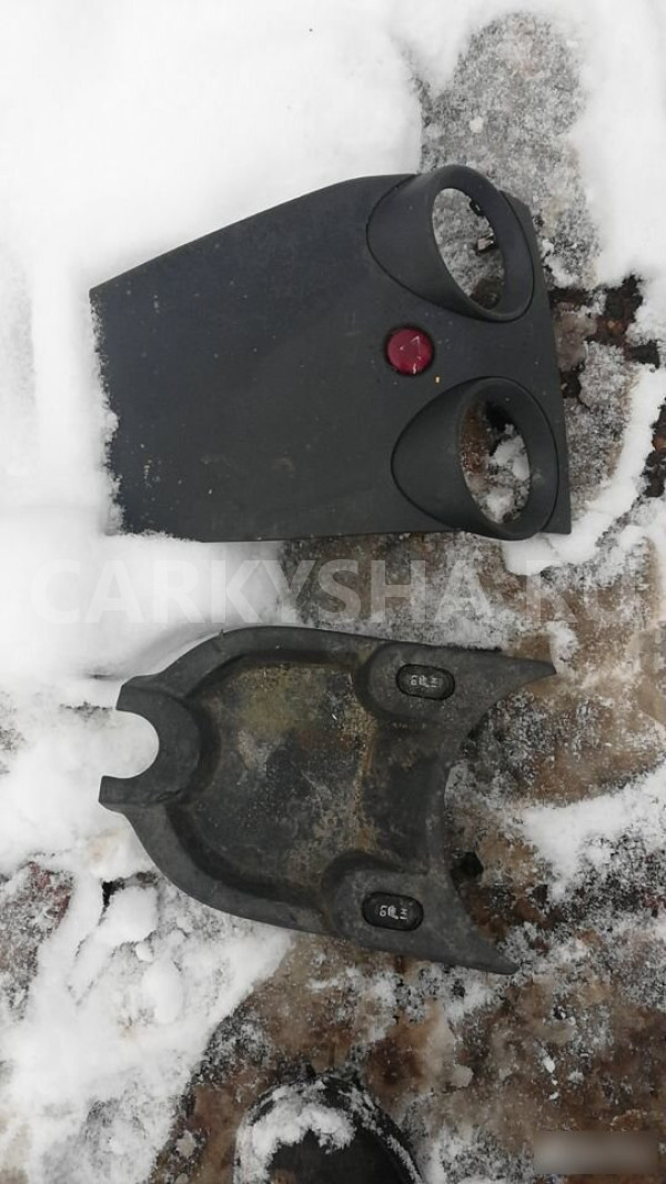 Консоль Mitsubishi Colt Z30 (2002—2012) Mitsubishi Colt оригинальный номер MR951746