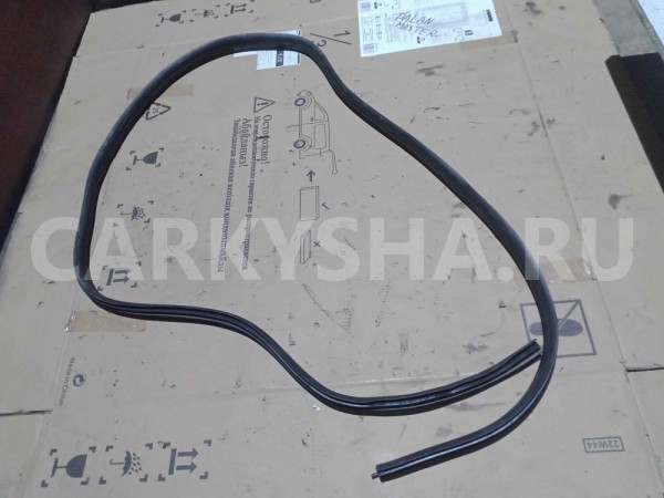 Уплотнитель двери Renault Logan II (2012—2018) Renault 12 оригинальный номер 808324832R