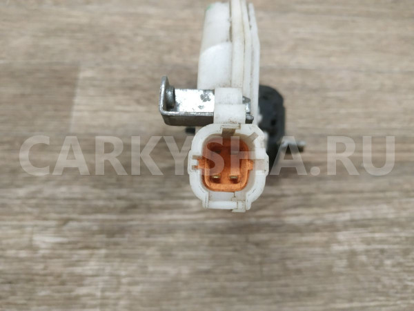 Замок двери задней левой Nissan Maxima оригинальный номер 8255379907