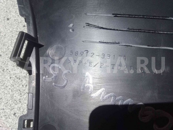 Накладка центральной консоли Toyota Camry XV50 рестайлинг 2 (2017—2018) Toyota Camry оригинальный номер 5891233171