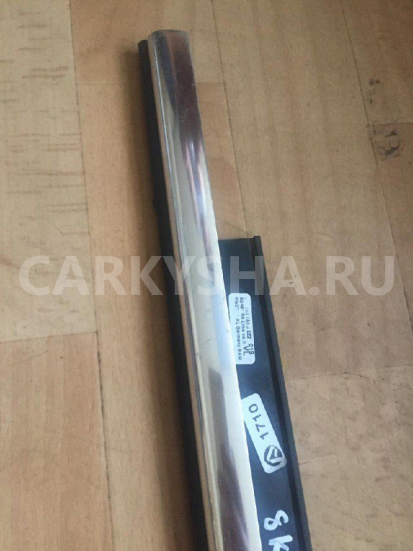 Накладка стекла Audi A4 B8 рестайлинг (2011—2015) Audi A4 оригинальный номер 8K0853283J2ZZ