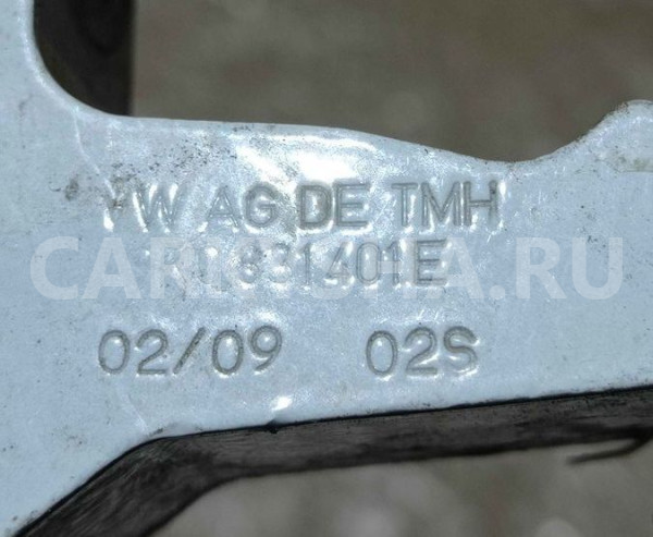 Петля двери Audi Q5 I (2008—2012) Audi 200 оригинальный номер 8K0831401E