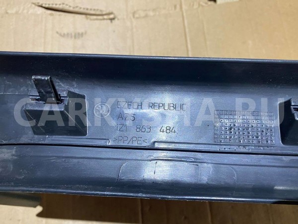 Накладка порога (внутренняя) Skoda Octavia II рестайлинг (2008—2013) Skoda Octavia оригинальный номер 1z1863484