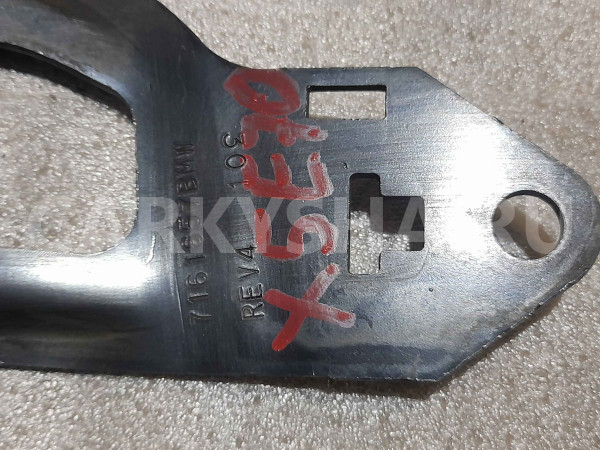 Кронштейн BMW X5 E70 (2006—2010) BMW X5 оригинальный номер 72117161657