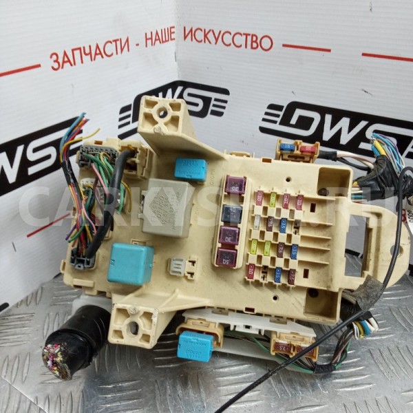 Блок предохранителей Toyota Sienta 