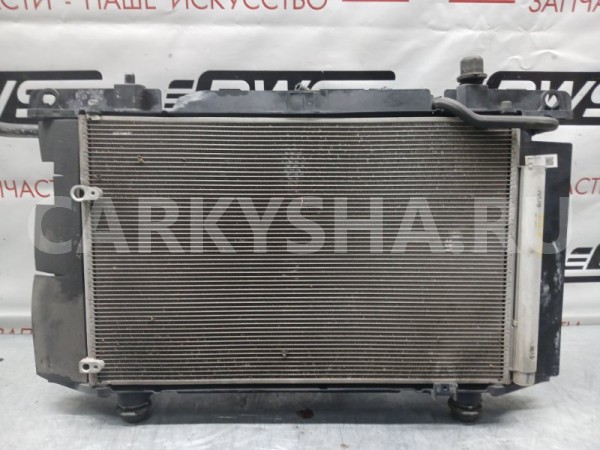 Радиатор охлаждения двигателя Toyota Avensis 