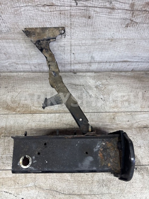 Крепёжная пластина усилителя бампера AUDI A4 Audi A4 оригинальный номер 8k0805499