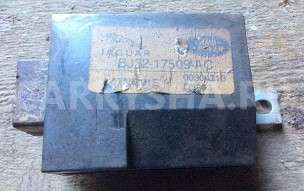 Усилитель антенны Land Rover Range Rover Evoque оригинальный номер BJ3217509AC, LR033016