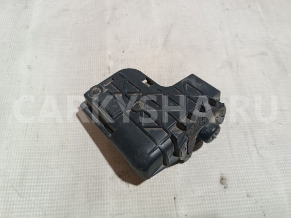 Активатор замка крышки бензобака Volvo S40 оригинальный номер 30899699