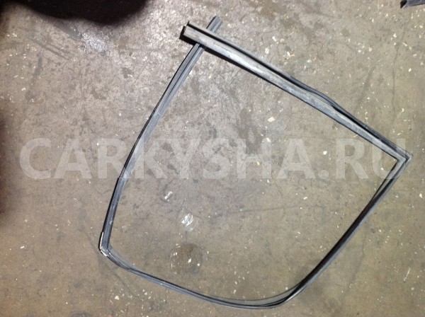 Уплотнитель стекла двери Hyundai Solaris I (2010—2014) Hyundai Solaris оригинальный номер 825400U000