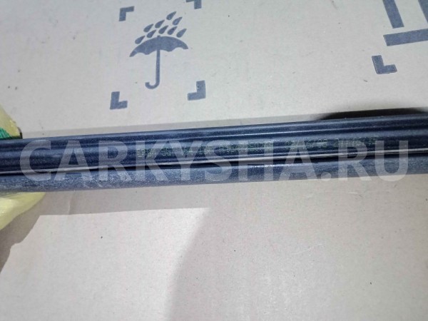 Уплотнитель стекла двери Mercedes-Benz M-класс W164 рестайлинг (2008—2011) Mercedes-Benz M-klasse оригинальный номер A1647250965