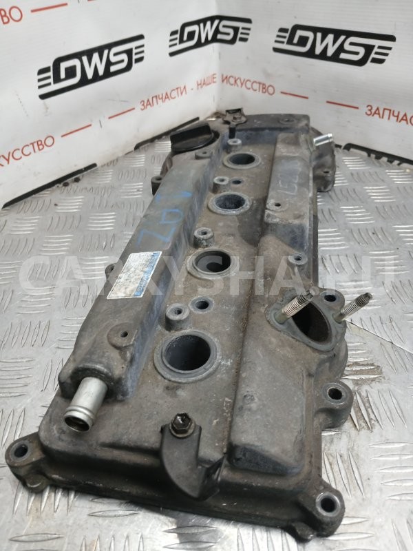 клапанная крышка Toyota Ist 