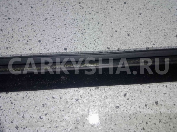 Уплотнитель стекла Ford Fiesta Mk6 рестайлинг (2012—2019) Ford Fiesta оригинальный номер 1746921