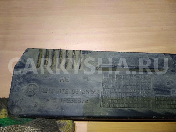 Водосток Mercedes-Benz E-класс W212/S212/C207/A207 рестайлинг (2013—2016) Mercedes-Benz E-klasse оригинальный номер a2128320625