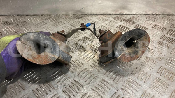 Клаксон звуковой сигнал Toyota Hilux Surf 4Runner Toyota Hilux Surf 