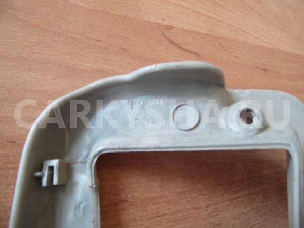 Накладка сиденья Toyota Land Cruiser 100 (1998—2002) Toyota Land Cruiser оригинальный номер 7937260040A0