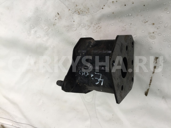 Кронштейн усилителя заднего левый Toyota Land Cruiser 200 Series 