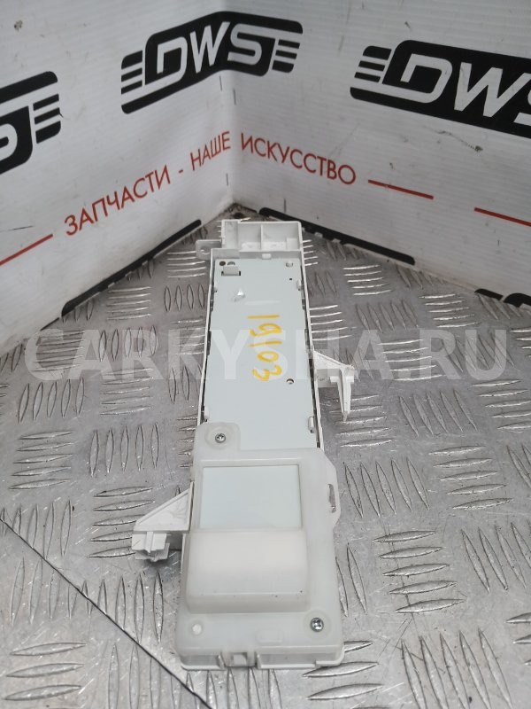 Панель приборов Toyota Raum 