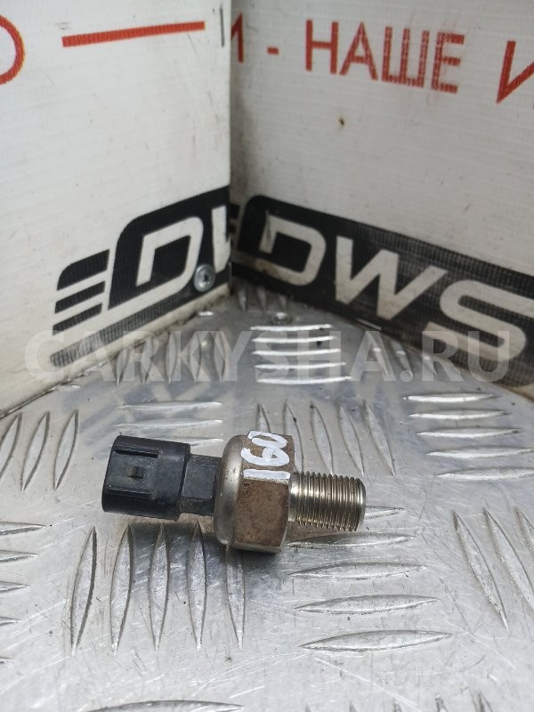 Клапан давления топлива Toyota ISis 