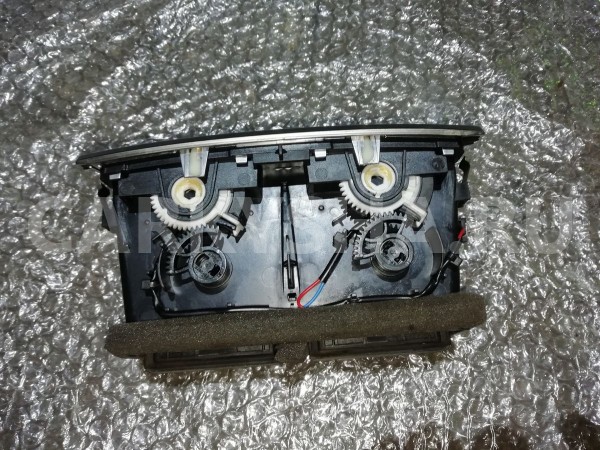 Дефлектор воздушный Audi Q7 4L (2005—2009) Audi 200 оригинальный номер 4L0819203