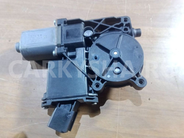 Моторчик стеклоподъемника Opel Zafira C (2011—2016) Opel Zafira оригинальный номер 96541739