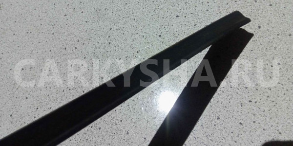 Уплотнитель стекла двери Renault Sandero I (2009—2014) Renault 14 оригинальный номер 6001547003