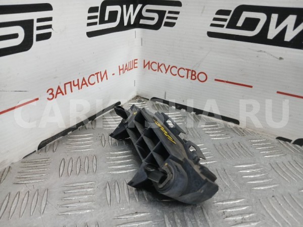 Крепление бампера Toyota Avensis 