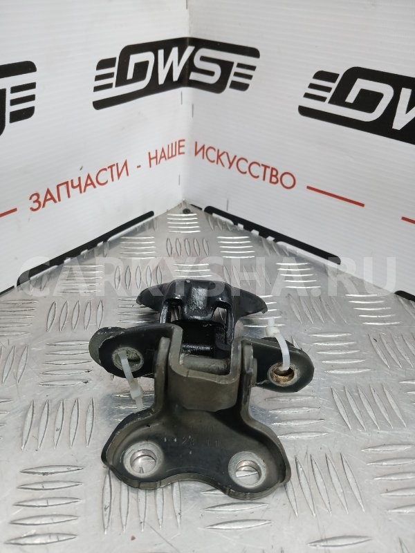 Петля двери Toyota Avensis 