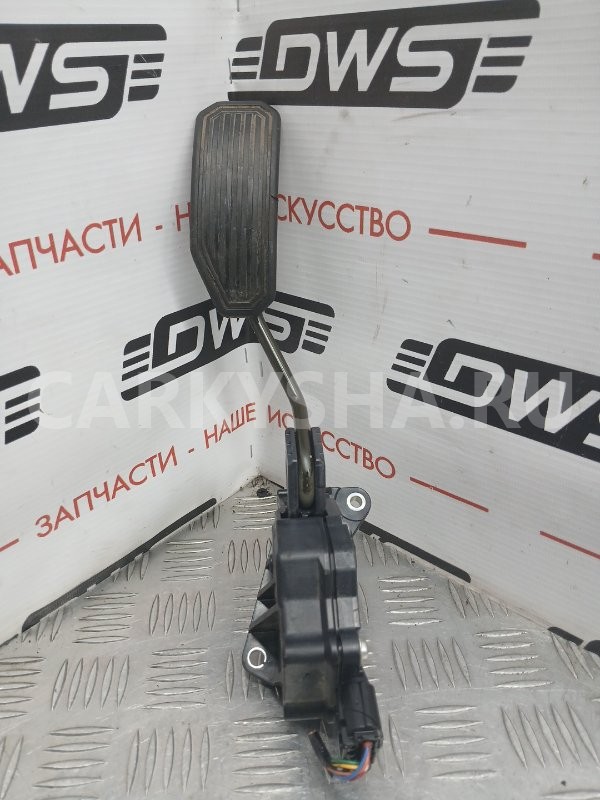 Педаль газа Toyota Camry 