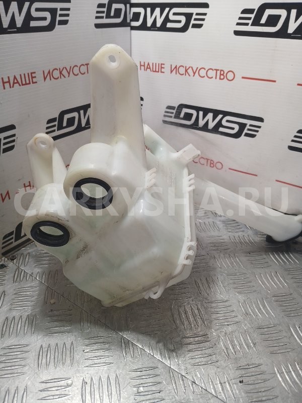 Бачок омывателя Toyota Vitz 