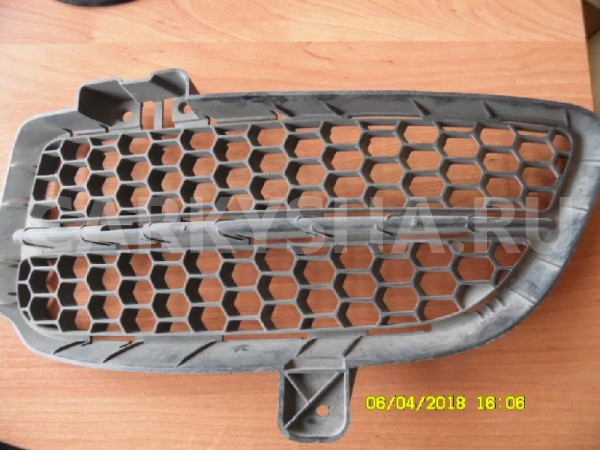 Решетка в бампер Volkswagen Touareg I рестайлинг (2006—2010) Volkswagen Touareg оригинальный номер 7L6853665