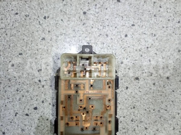 Переключатель регулировки зеркала Kia Rio III (2011—2015) Kia Rio оригинальный номер 935304X000