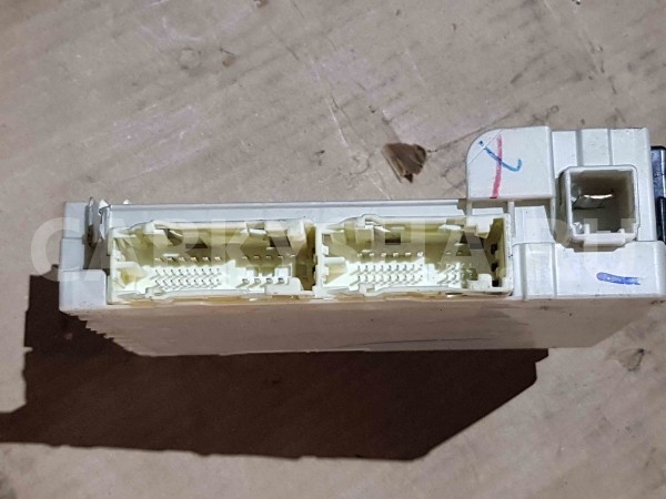 Блок предохранителей Toyota Camry XV50 рестайлинг 2 (2017—2018) Toyota Camry оригинальный номер 8273033p40