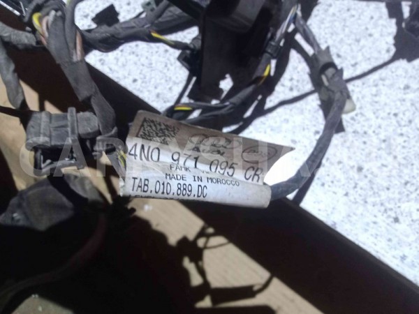 Проводка переднего бампера Audi A8 D5 2020 Audi A8 оригинальный номер 4n0971095cr