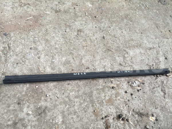 Бархотка стекла передней правой двери Toyota Highlander II (U40) 