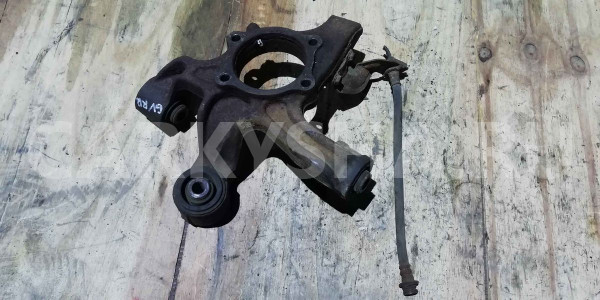 Кулак Suzuki Grand Vitara II (2005—2008) Suzuki Grand Vitara оригинальный номер 4611065J00