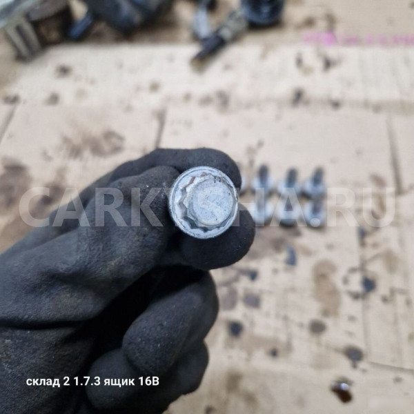 Болт маховика комплект Toyota 2zr fe Toyota Auris 