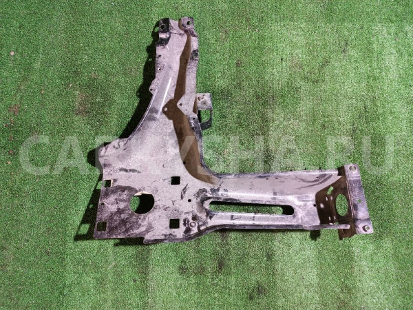 Рамка радиатора Land Rover Range Rover оригинальный номер LR011566