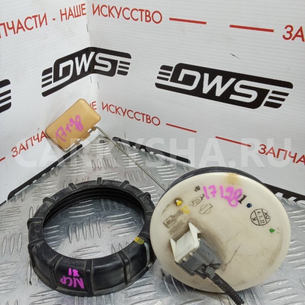 Датчик уровня топлива Toyota Sienta 