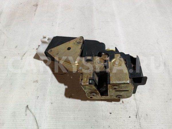 Замок двери передней правой Volvo S40 оригинальный номер 30644381