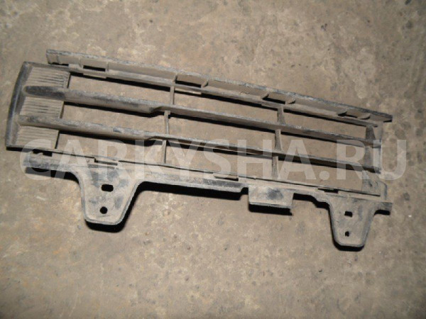 Решетка в бампер Toyota Land Cruiser 200 (2007—2012) Toyota Land Cruiser оригинальный номер 53113-60030