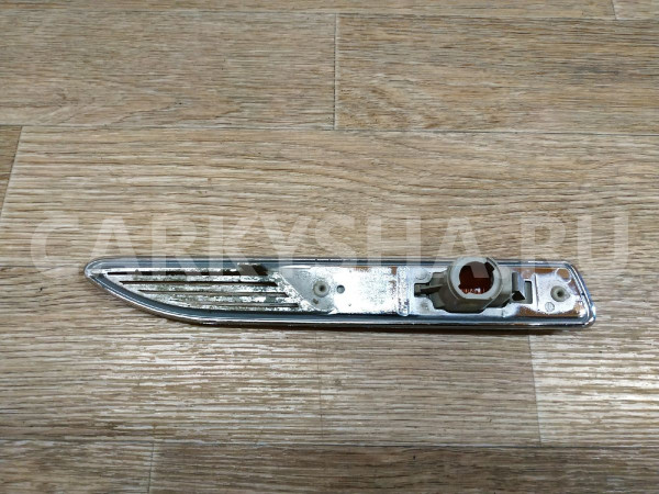 Повторитель на крыло правый желтый Ford Mondeo оригинальный номер 7S7113K354AF