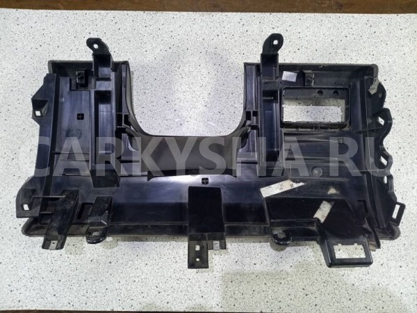 Накладка торпедо Range Rover Sport 2 2018 Land Rover Range Rover оригинальный номер LR034678