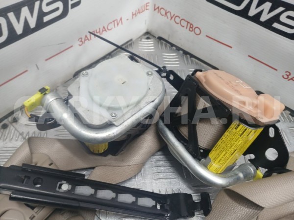 Ремень безопасности Toyota Ipsum 